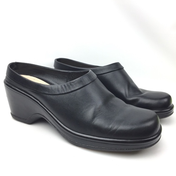 dansko nursing shoes on sale